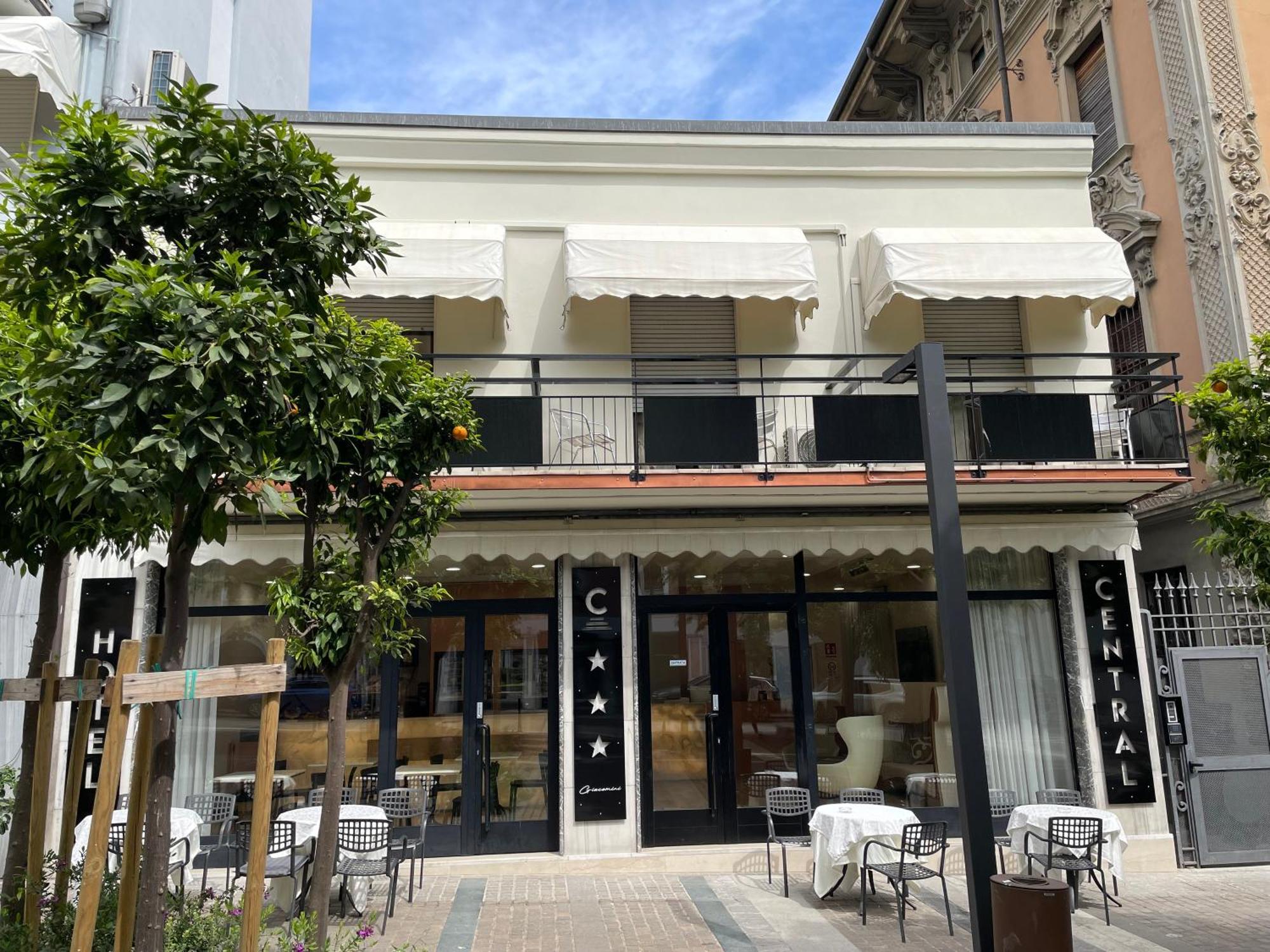 Hotel Central Giacomini Salò Exterior foto
